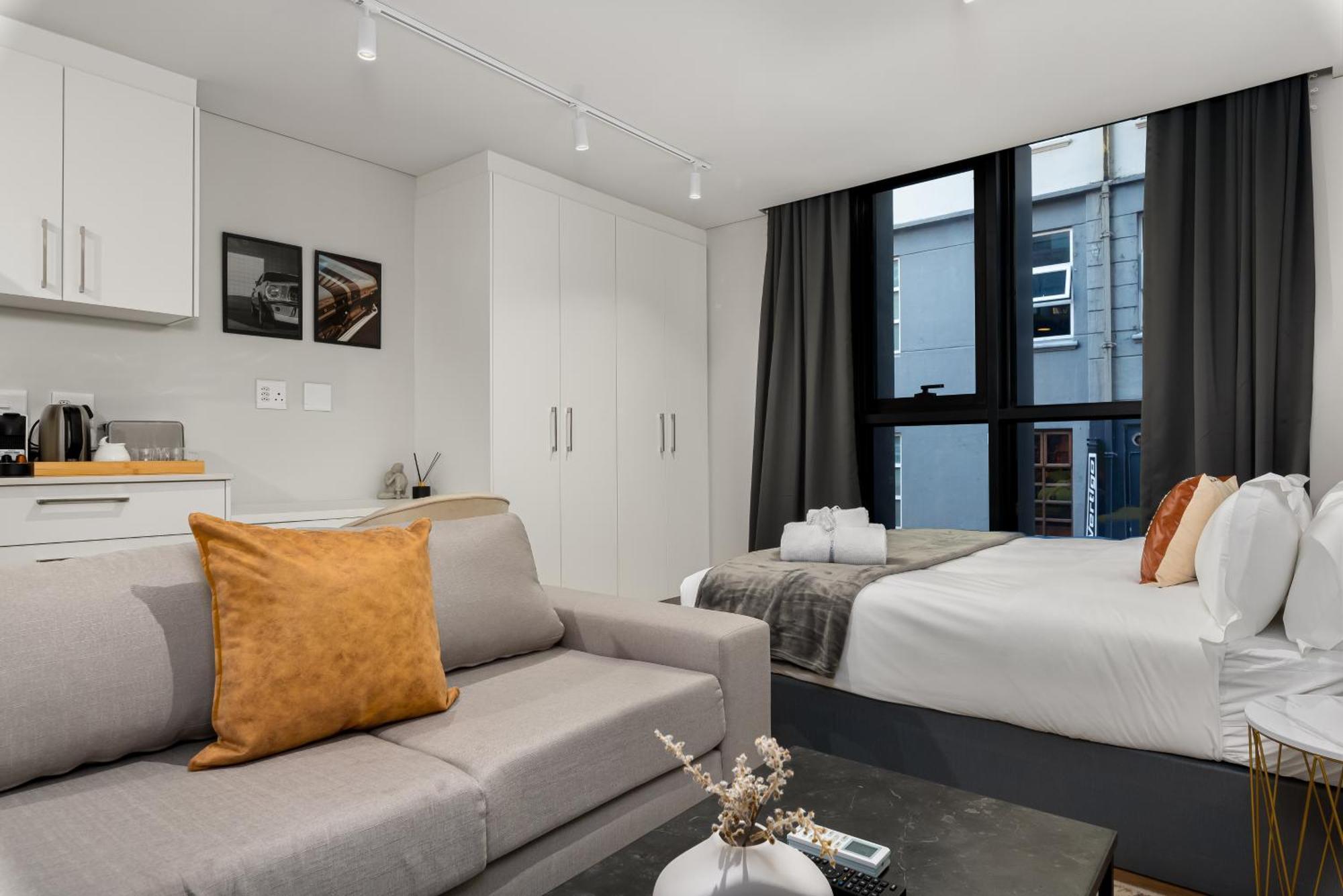 The Tokyo Aparthotel By Totalstay Kapstaden Eksteriør billede