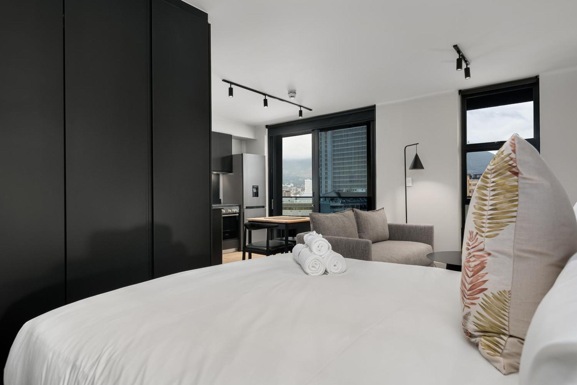 The Tokyo Aparthotel By Totalstay Kapstaden Eksteriør billede